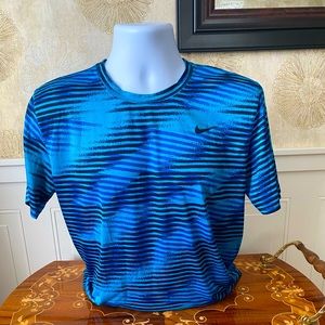 Men’s medium Nike DriFit tshirt